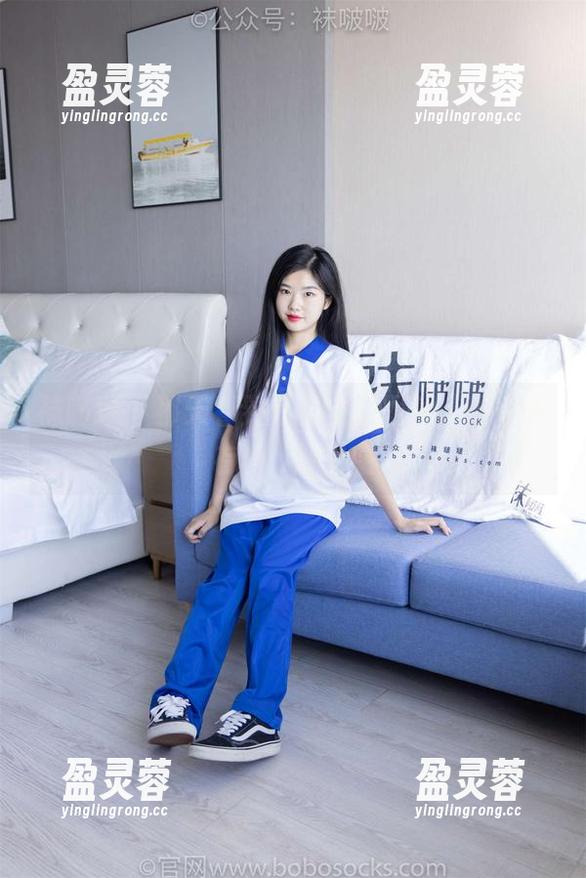 袜啵啵-苏苏 袜啵啵 - 那天看到苏苏女孩图片,整个人有种...放空感
