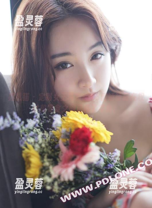 轰趴猫 - 定制女王写真：K8傲娇萌萌在权杖和零食之间选择了零食！