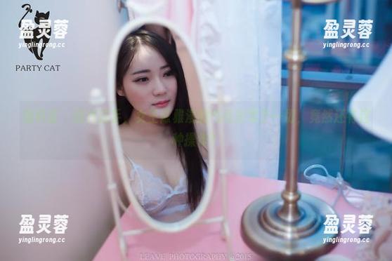 轰趴猫 - 图片在手，女王陈雅漫的气场凌驾于一切，竟然还有这种操作？