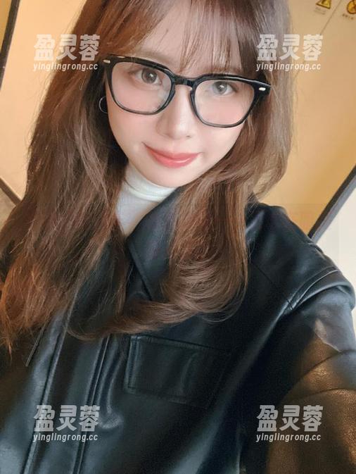 来自“闪月半”的裤里丝——是谁在暗搓搓关注？