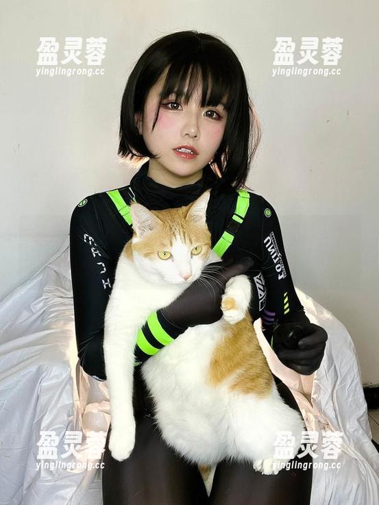 阿半今天很开心 阿半今天很开心的“圣诞马修”写真,原图中我窥见了无数的段子和梗。