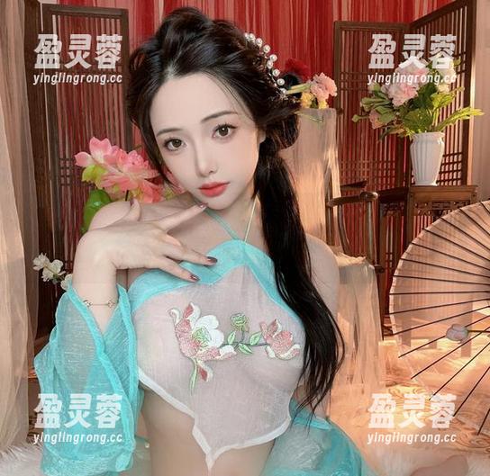 手边的雯妹不讲道理，在线加持的校园写真时光